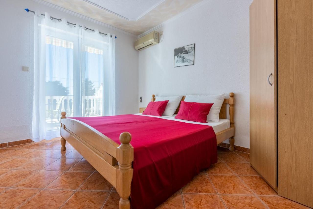 Apartments Pera Selce Bagian luar foto