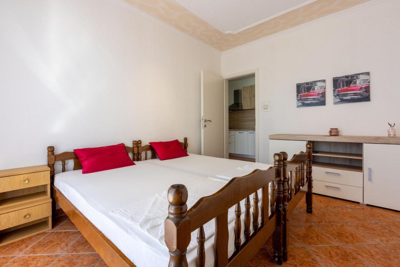 Apartments Pera Selce Bagian luar foto