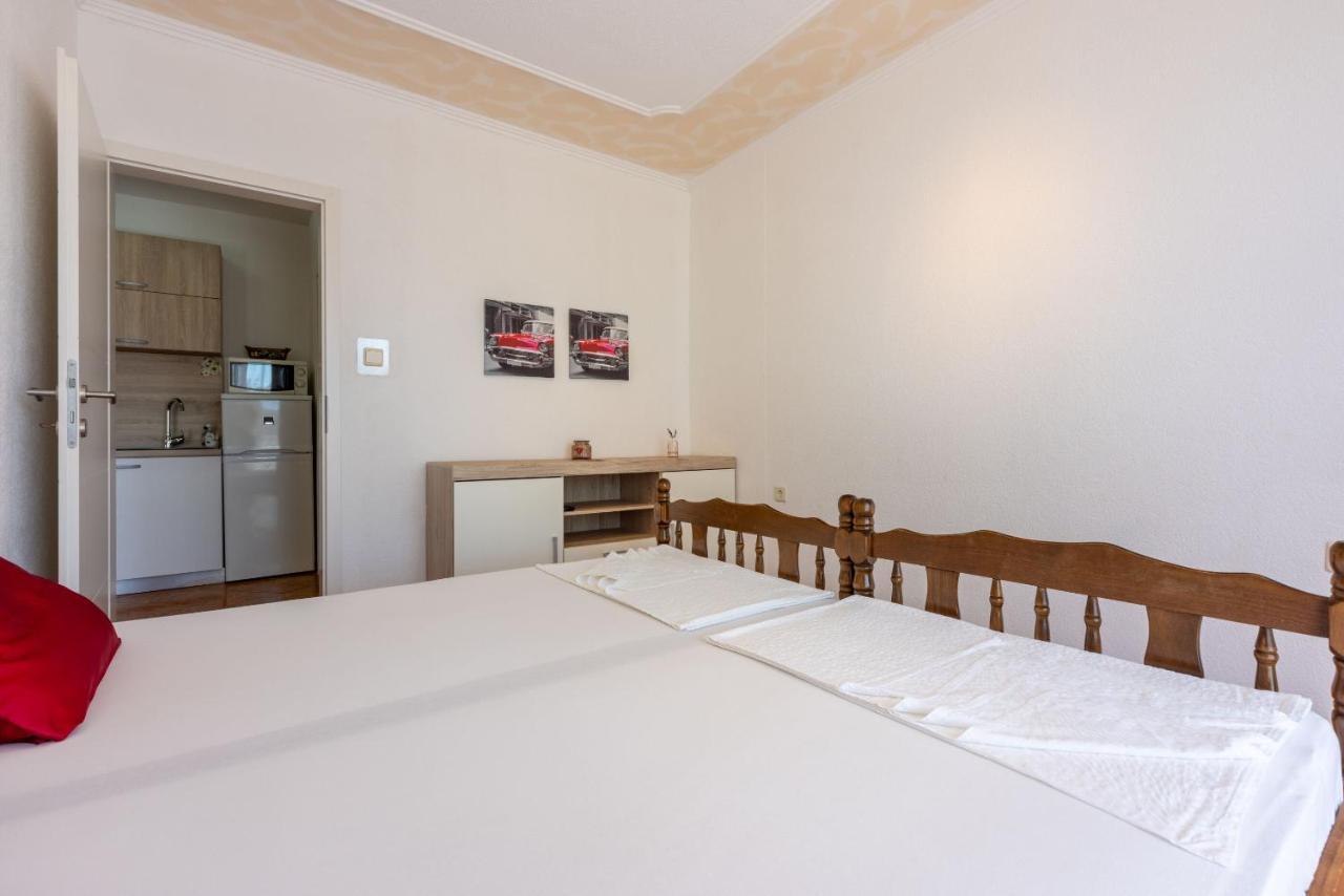 Apartments Pera Selce Bagian luar foto