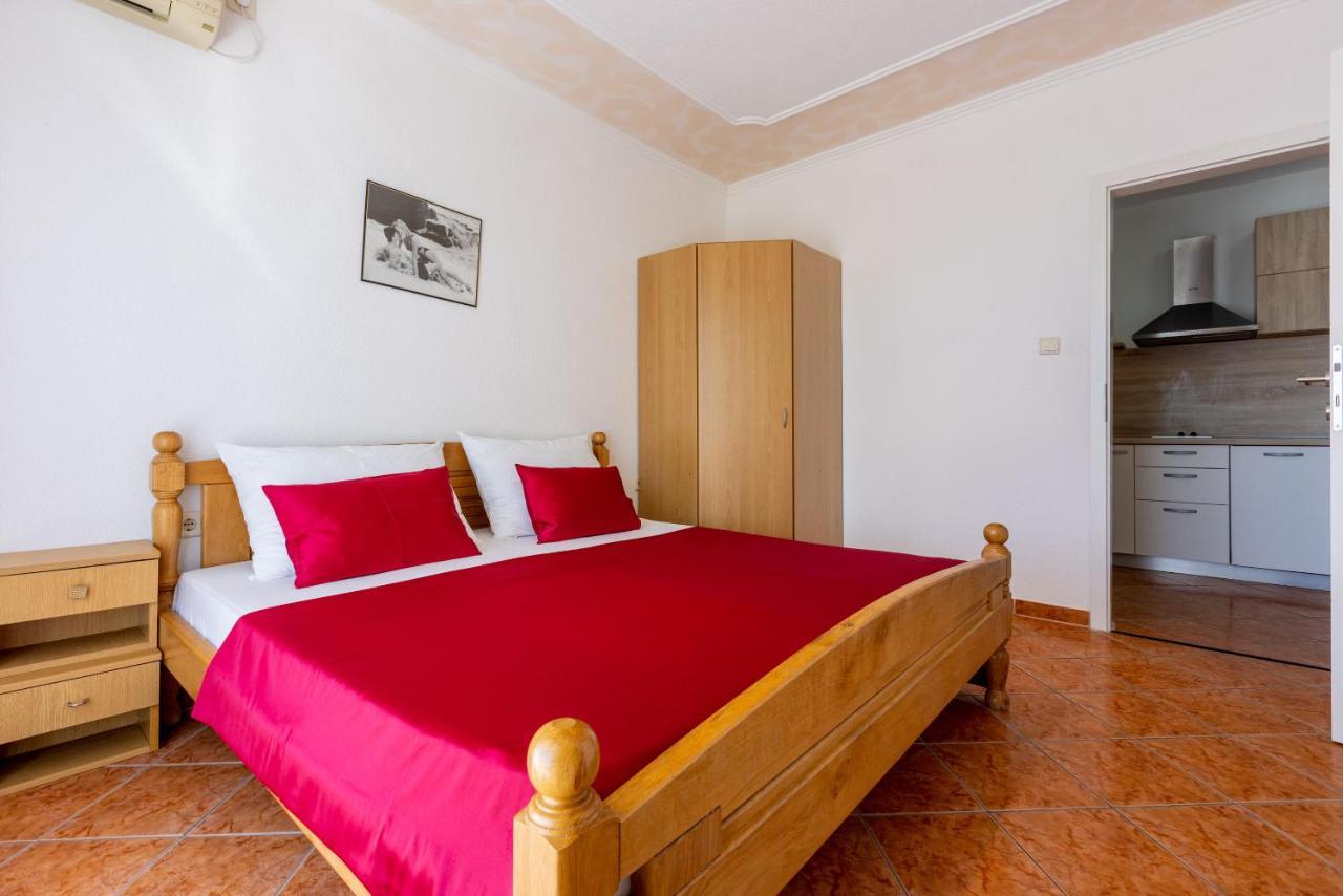 Apartments Pera Selce Bagian luar foto
