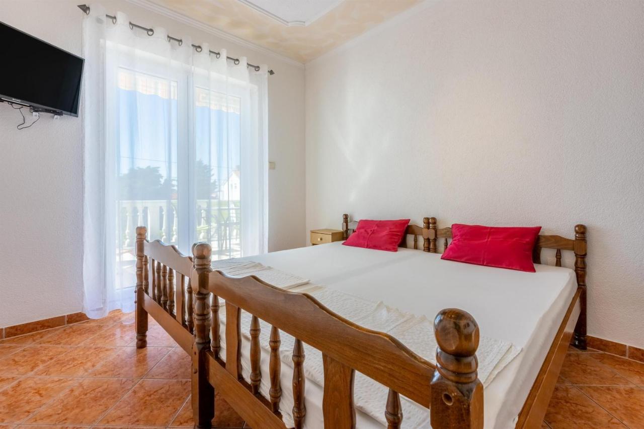 Apartments Pera Selce Bagian luar foto