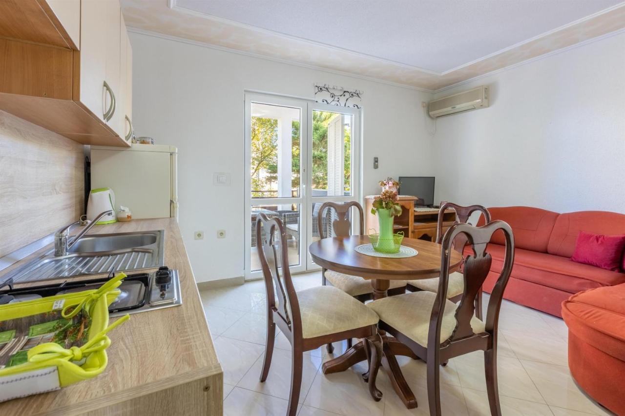 Apartments Pera Selce Bagian luar foto