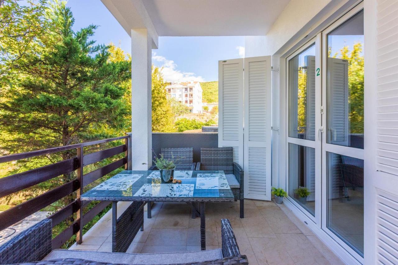 Apartments Pera Selce Bagian luar foto