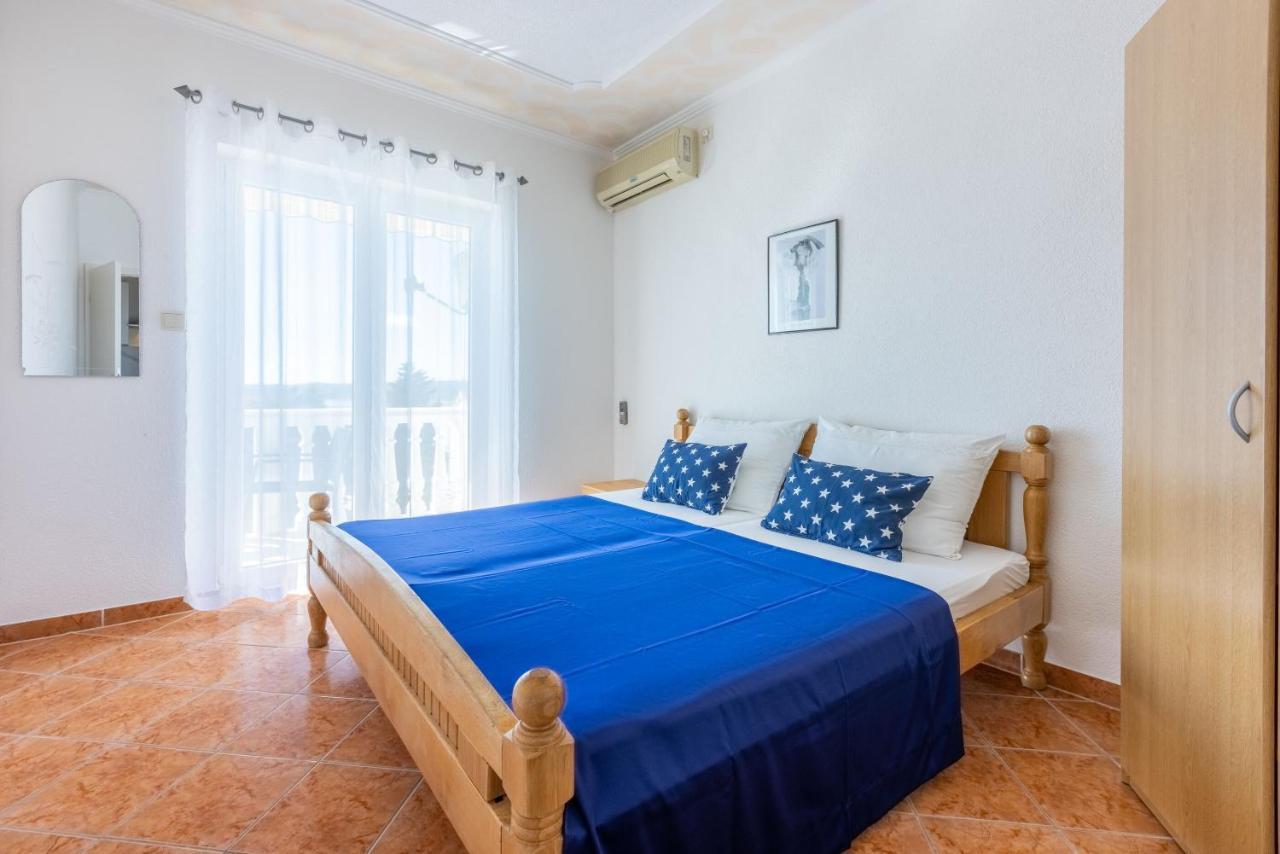 Apartments Pera Selce Bagian luar foto