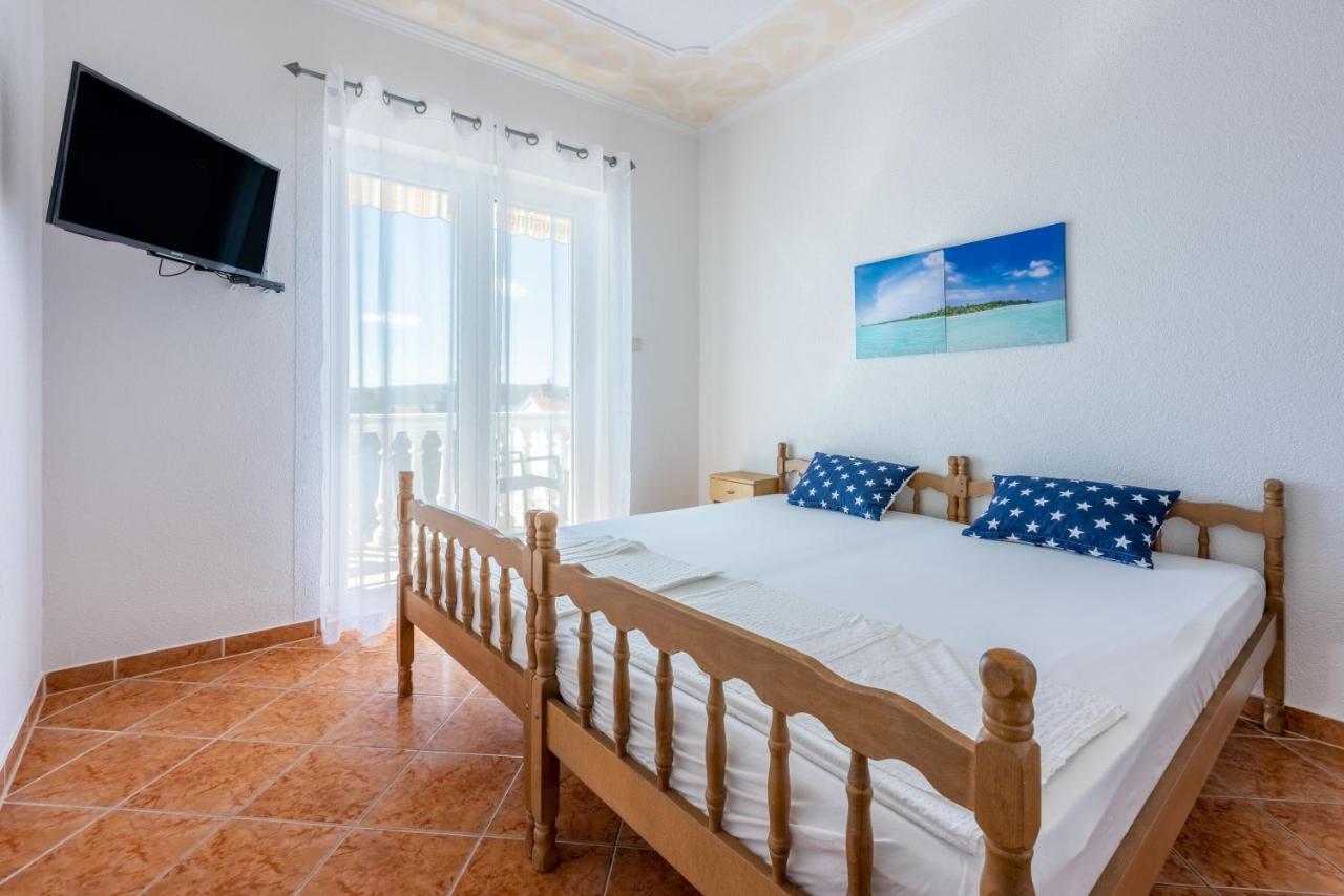 Apartments Pera Selce Bagian luar foto