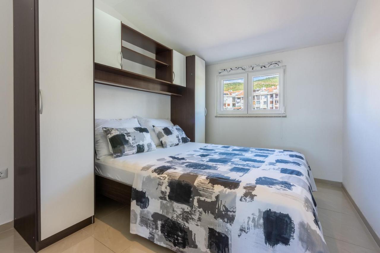 Apartments Pera Selce Bagian luar foto