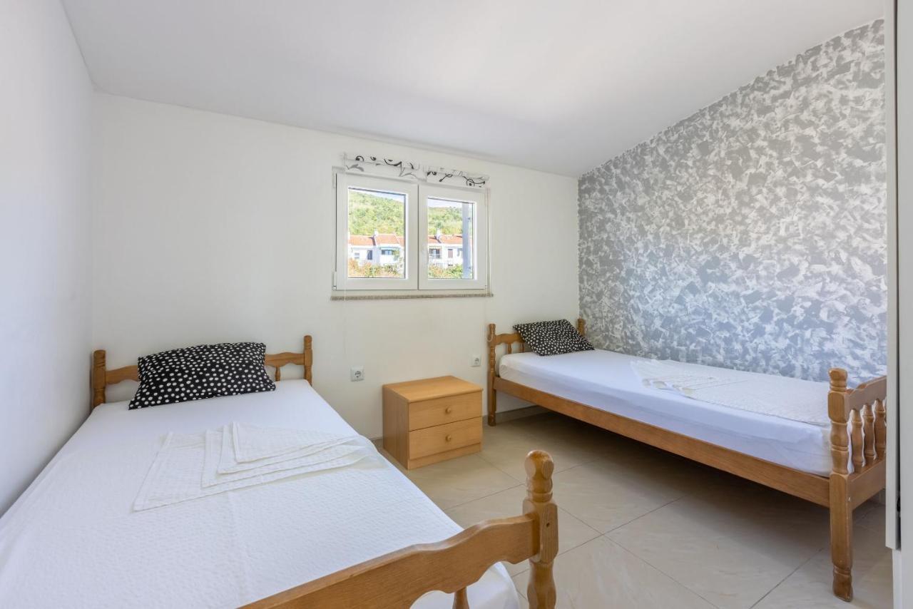 Apartments Pera Selce Bagian luar foto