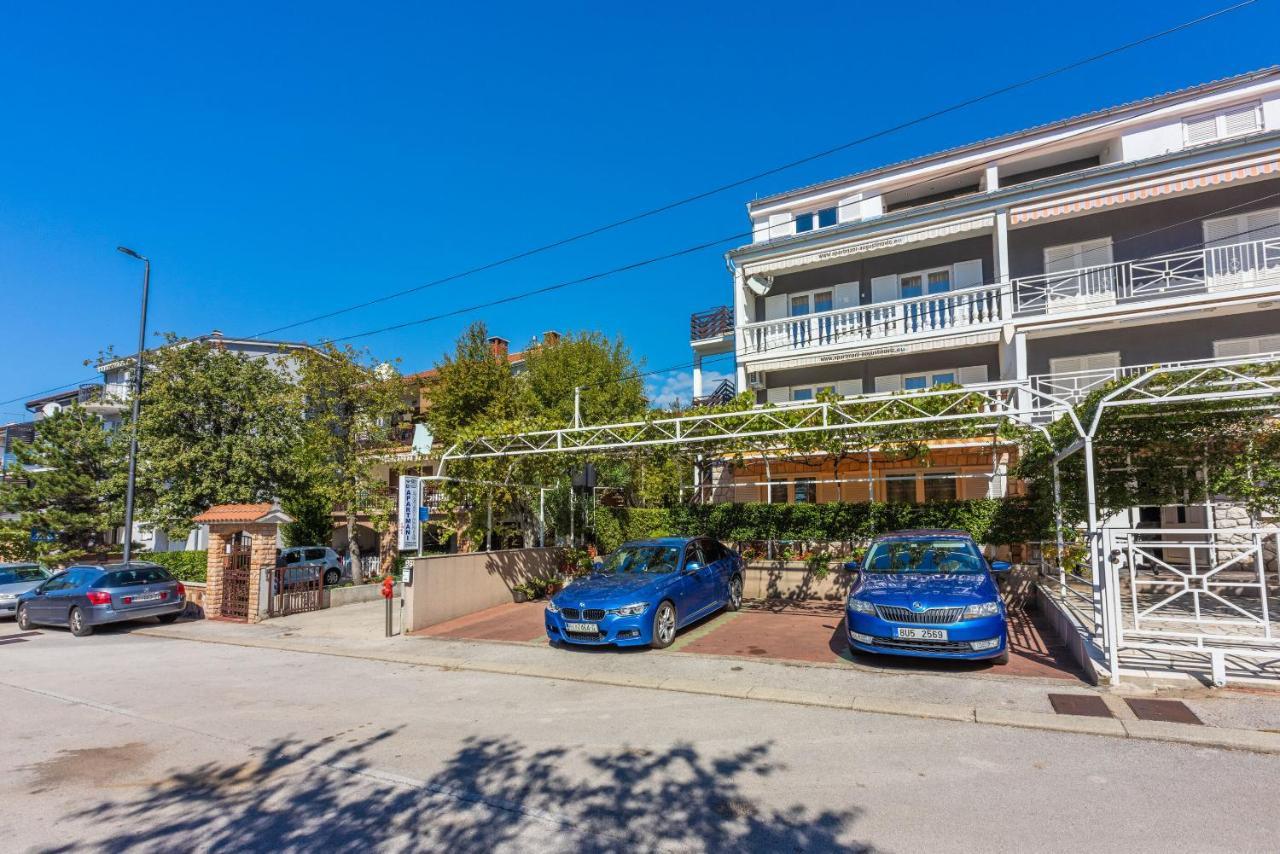 Apartments Pera Selce Bagian luar foto