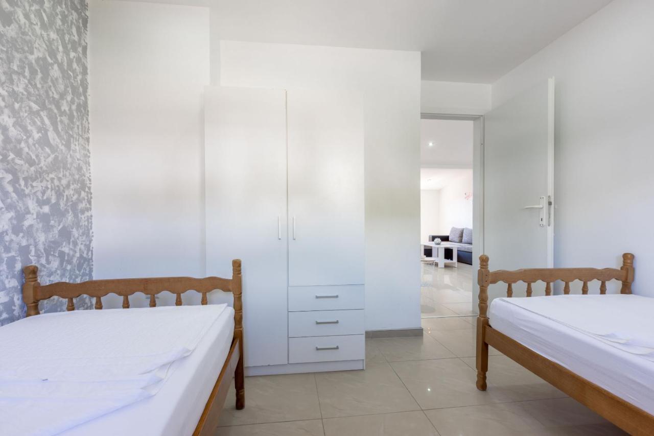 Apartments Pera Selce Bagian luar foto