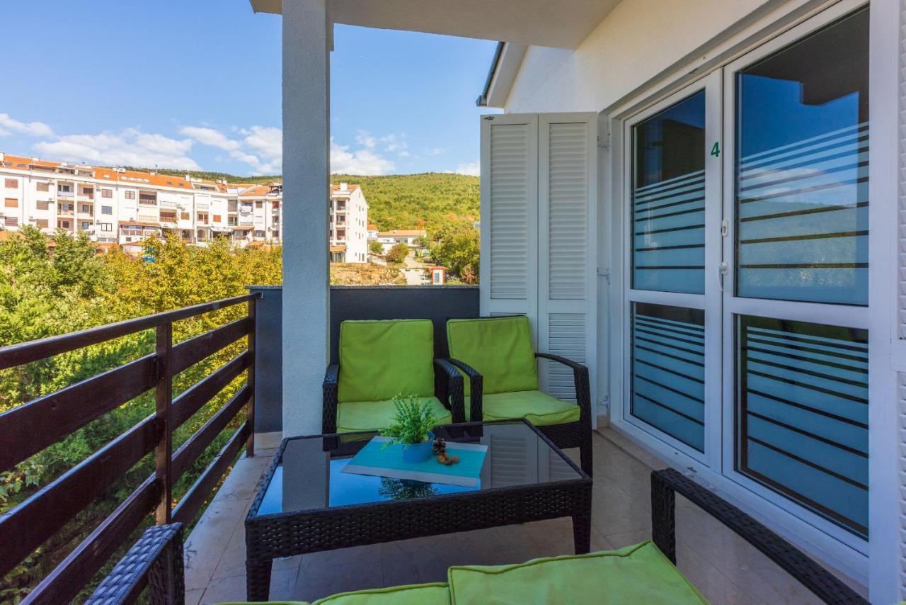 Apartments Pera Selce Bagian luar foto