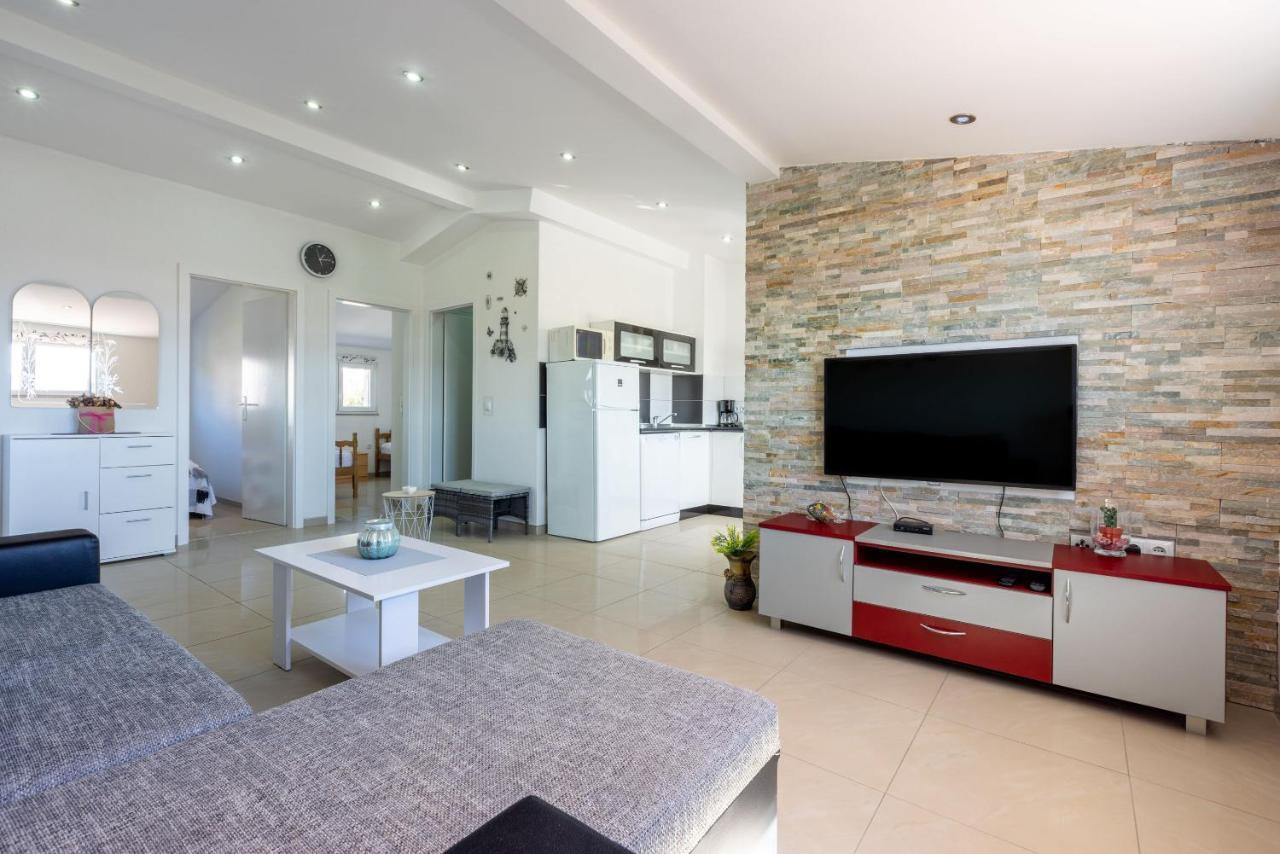 Apartments Pera Selce Bagian luar foto